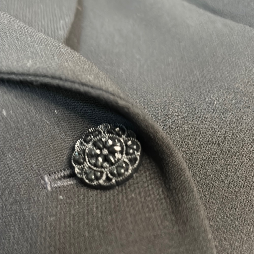 Tahari Black Blazer 14P - Picture 4 of 5